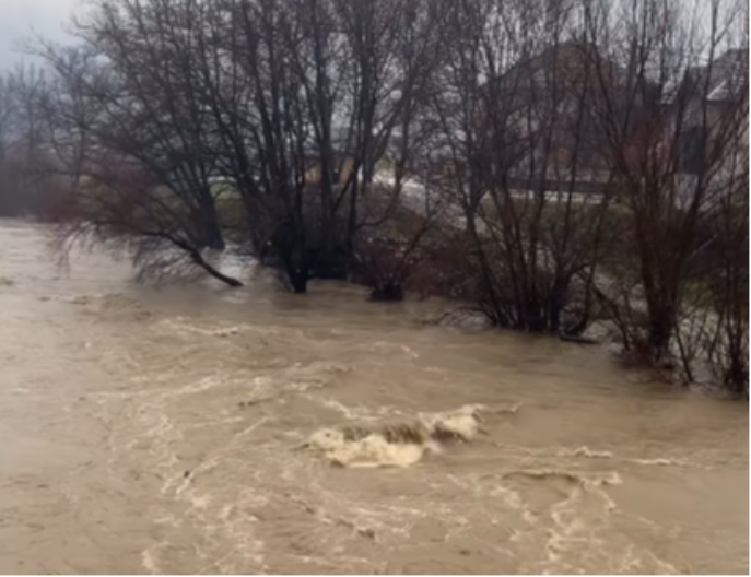 VANREDNA SITUACIJA U 4 OPŠTINE Ova reka preti da se izlije
